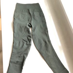 NWOT size 2 Lululemon crops